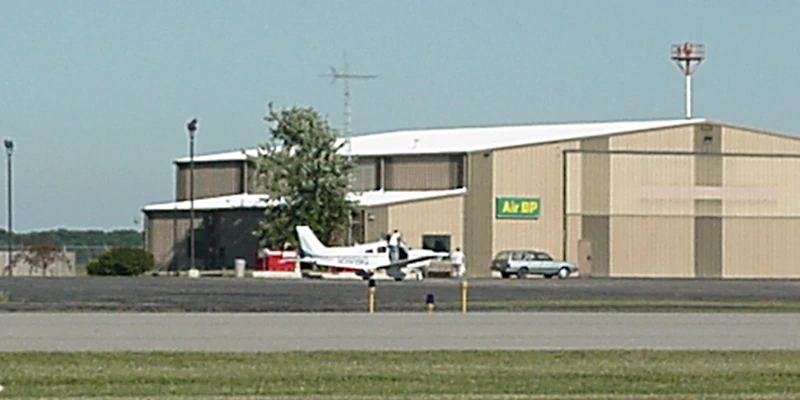 Starke County Airport (KOXI) - Knox, Indiana 3 about 800x400 1